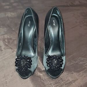 Apt 9 women's open toe high heels with desgin on top of open toe